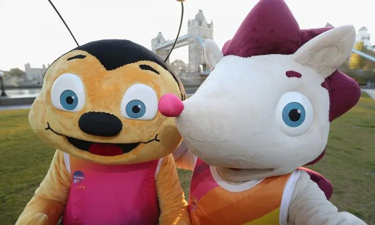 London-2017-mascots-selfie
