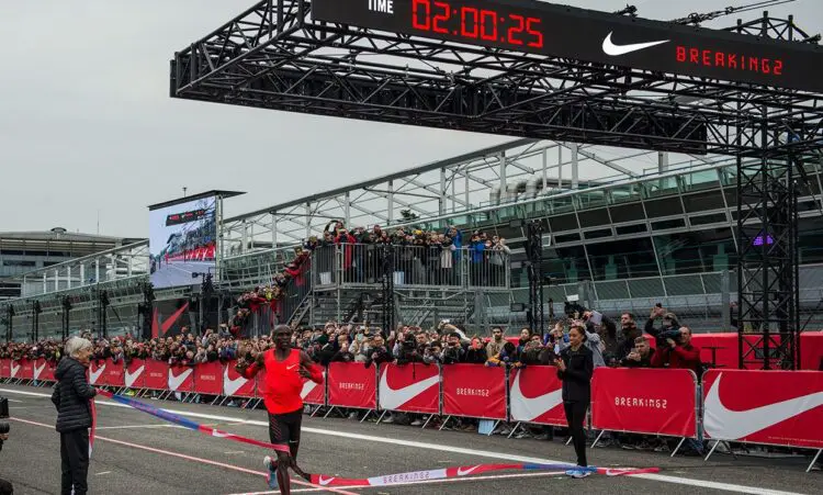 Eliud-Kipchoge-Breaking-2-Nike