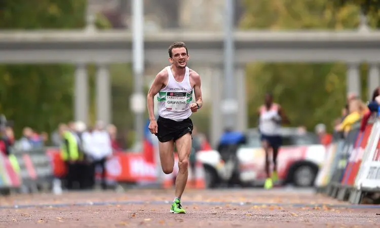 dewi-griffiths-cardiff-half-2017-credit-Huw-Evans-Agency