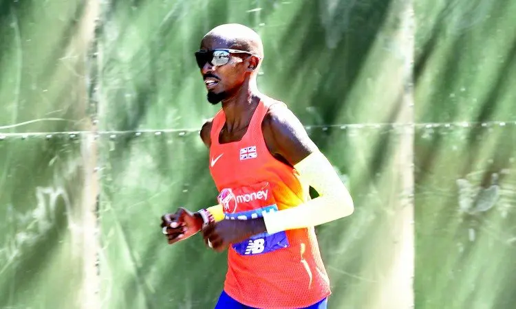 Mo Farah by Mark Shearman mid race