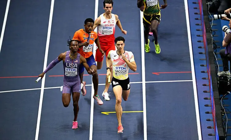 Chaotic blended relay in Toruń sees Belgium emerge with gold 1 mixed 4x400 1