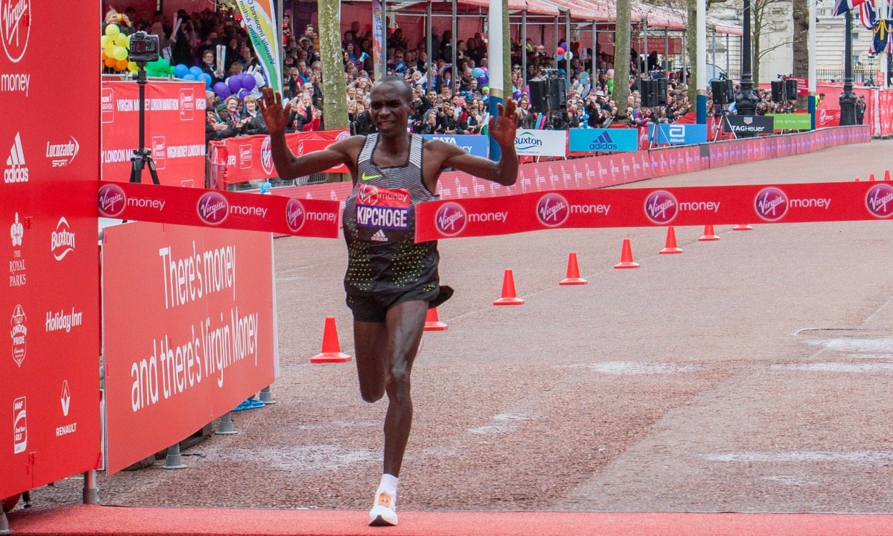 Eliud Kipchoge wins London Marathon AW