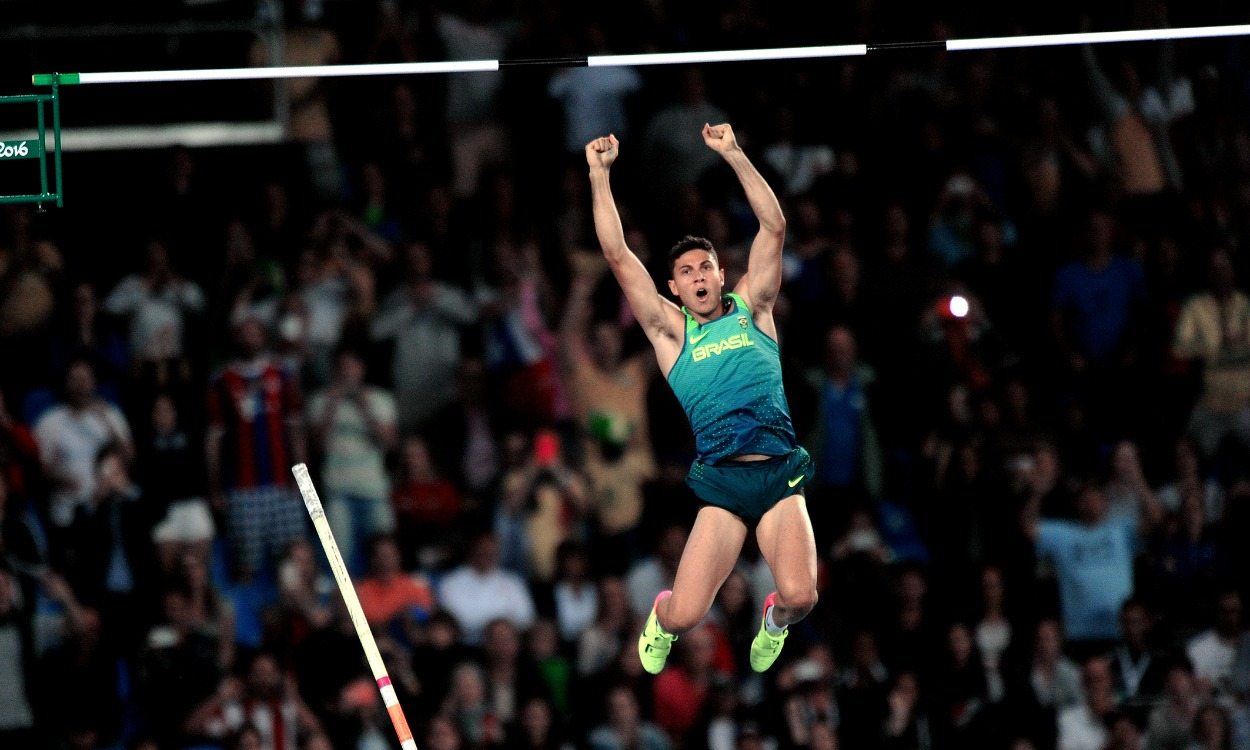 Thiago Braz da Silva wins Olympic pole vault gold for Brazil - AW