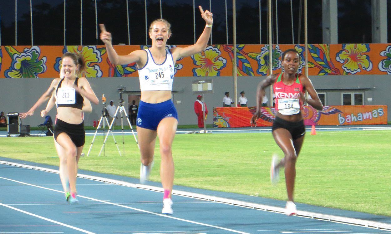 Erin Wallace and Holly Mills win gold at Commonwealth Youth Games AW