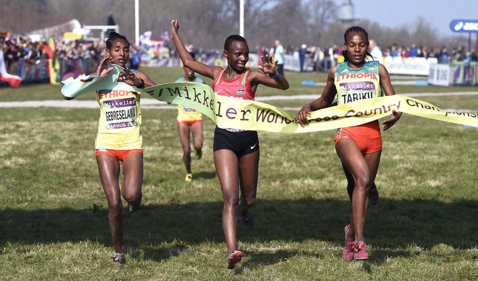 Beatrice Chebet takes World Cross U20 gold after dramatic ending AW