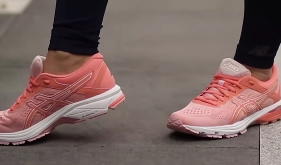 Asics gt-1000 6 running sneaker hotsell