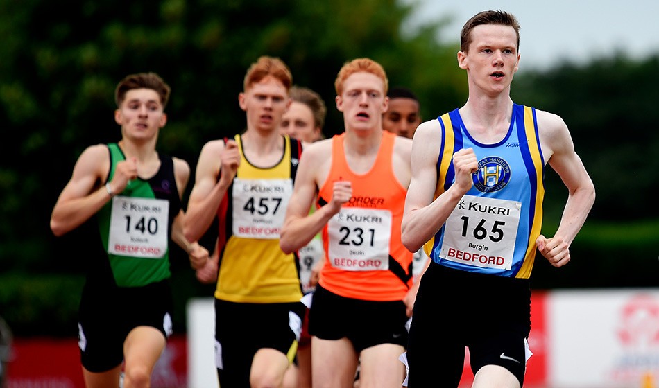Max Burgin breaks British U20 800m record in Bedford AW