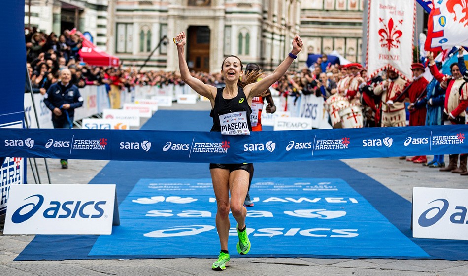 Jess Piasecki storms to 225 Florence Marathon win AW