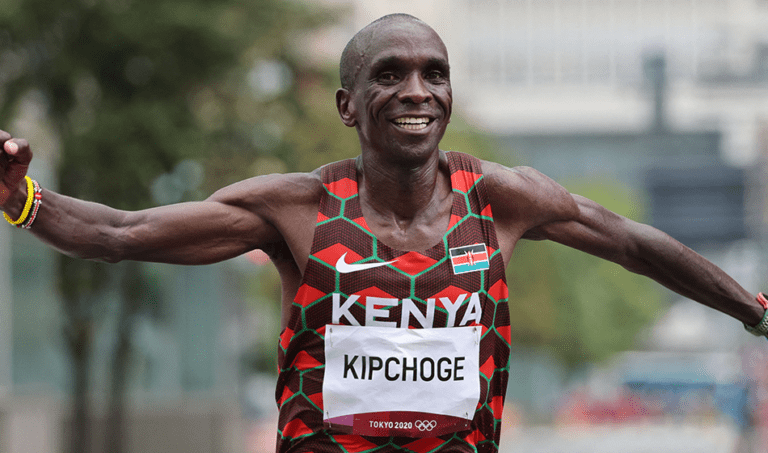 Greatest of all-time Eliud Kipchoge retains marathon title - AW