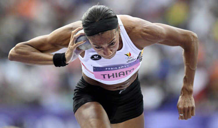 Katarina Johnson-Thompson in pole position in Olympic heptathlon