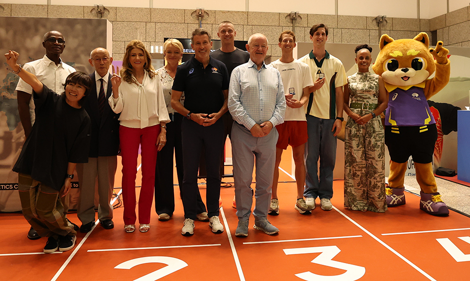 Athletics legends donate memorabilia to MOWA – Athletics Weekly